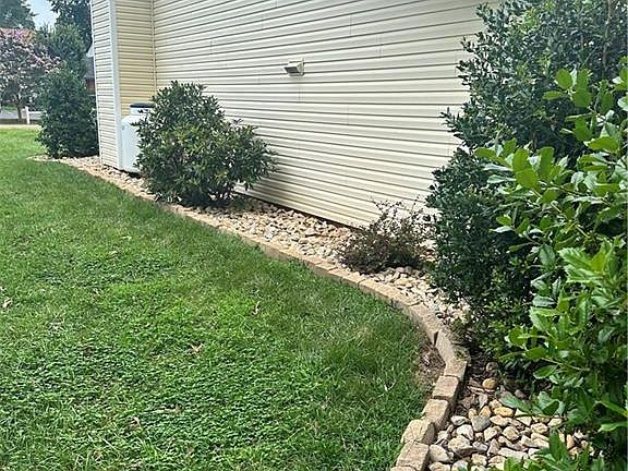 4th image of 705 Meadowgreen Village Dr #D