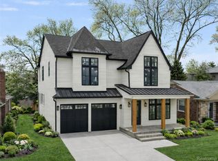 2694 Dorchester Rd, Birmingham, MI 48009