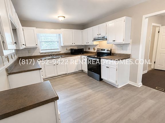 3rd image of 1416 Woodward Rd