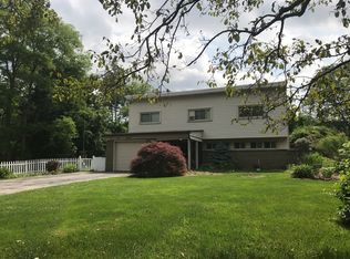 680 Pinnacle Rd, Pittsford, NY 14534