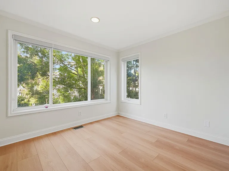 315 1/2 Goldenrod Ave — Photo 6