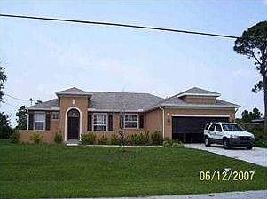 3rd image of 1141 SW Sarto Ln