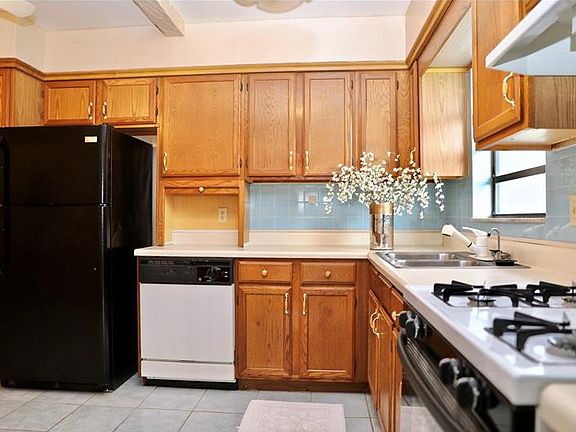 5th image of 4517 W Hiawatha St