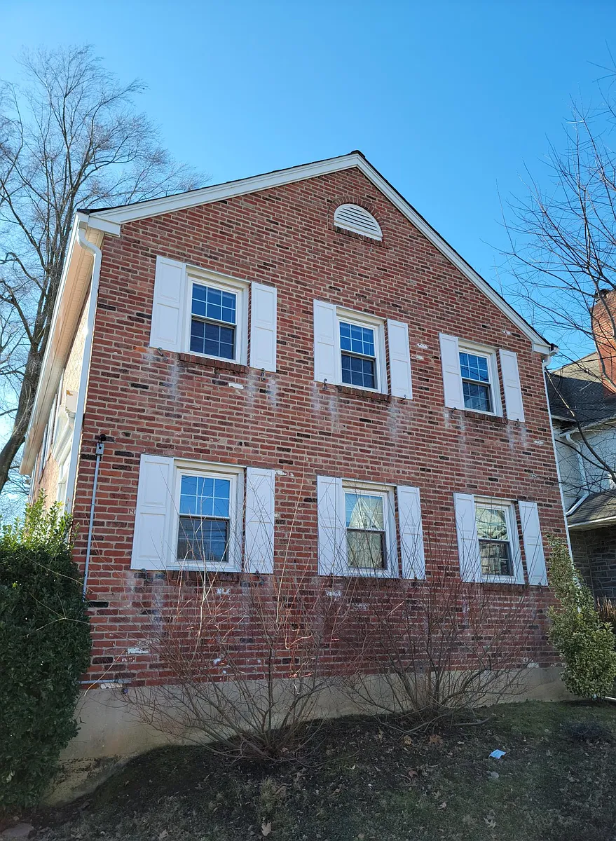 Building Photo - 230 N Essex Ave #A