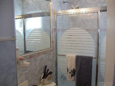 4th image of 1388 Circle Dr E