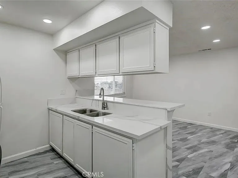 3511 Rainbow Ln — Photo 8
