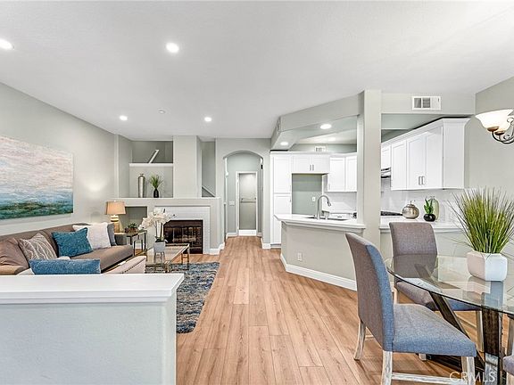 2nd image of 304 Birch Grv