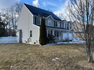 22 Hunters Ln, Plantsville, CT 06479