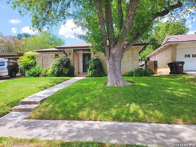 3 bed, 2.0 bath, 1734 sqft, $2,000 — Photo 2