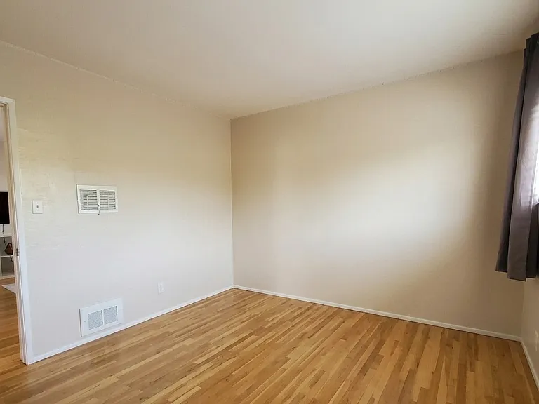 1664 Thomas Ave — Photo 7