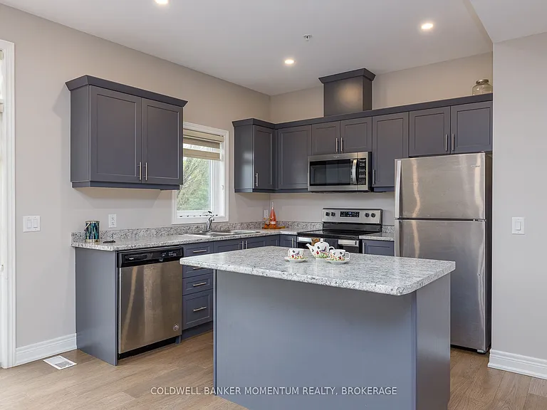 18 Corbin St #4 — Photo 10