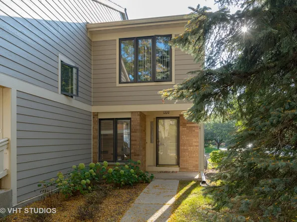 1222 Gulfstream Pkwy, Libertyville, IL 60048