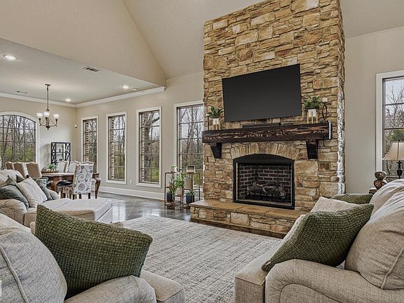 5th image of 4619 Butler Rd