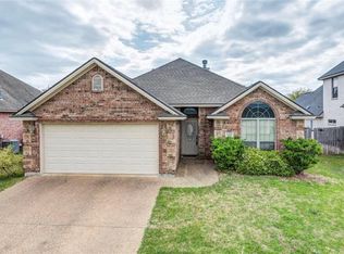 122 Walcourt Loop, College Station, TX 77845