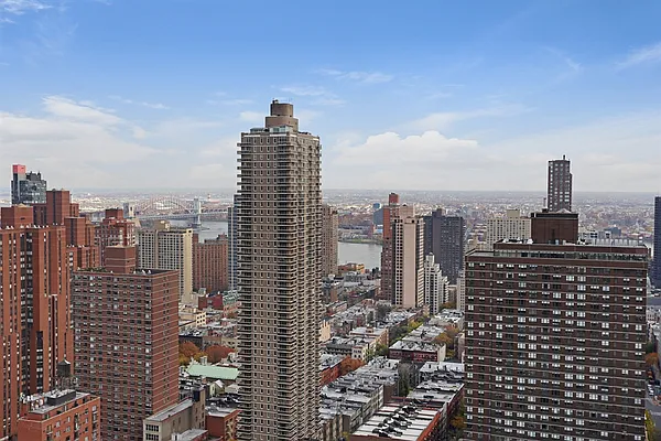 Sold by Corcoran | media 23