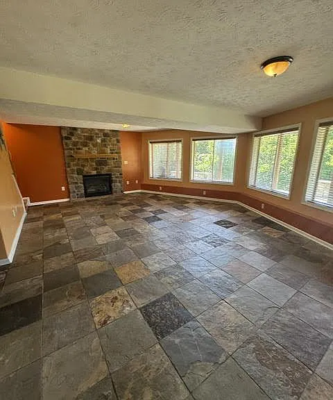 80 Walnut Ct — Photo 16