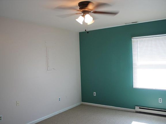 4th image of 7427 W Holland Ave