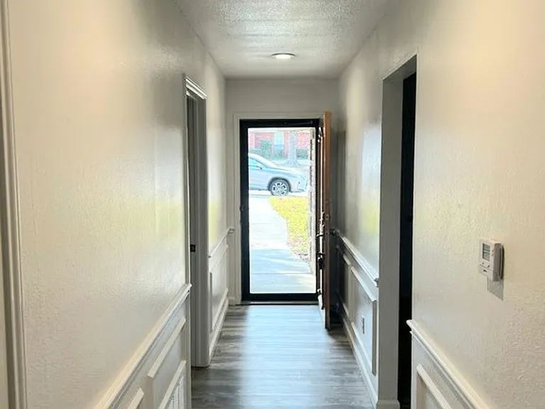 801 Summit Dr — Photo 3