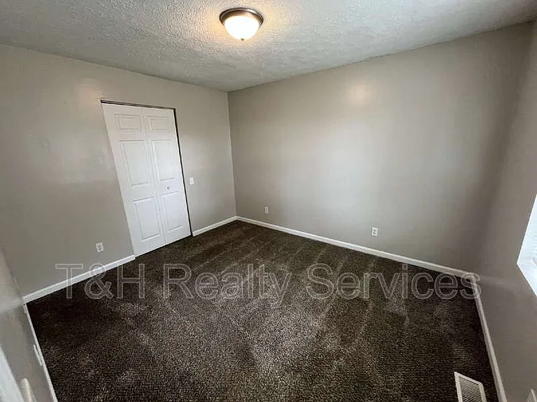 3008 N Pauline Ave — Photo 4