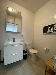 Rented by R New York