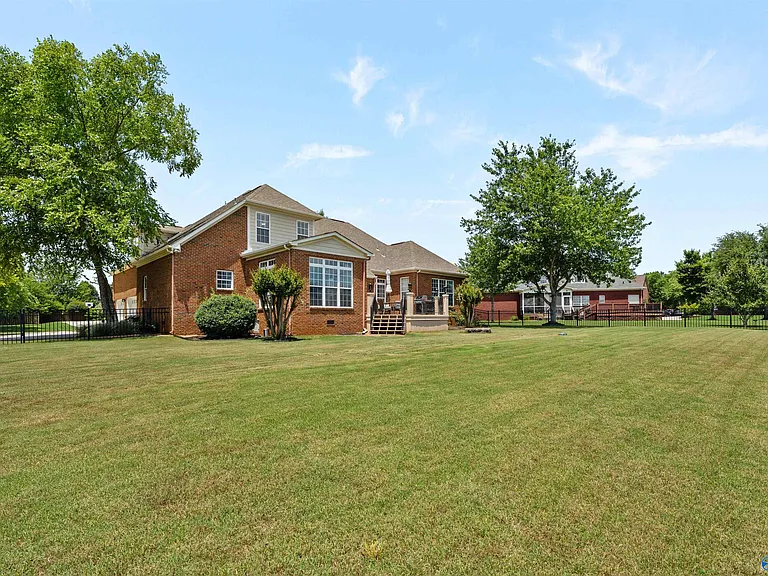 103 Wickerberry Ln — Photo 36