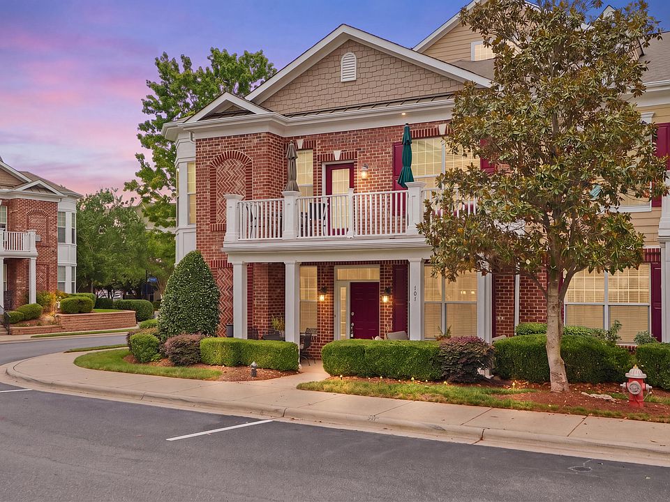 1st image of 15011 Sablewood Dr #101