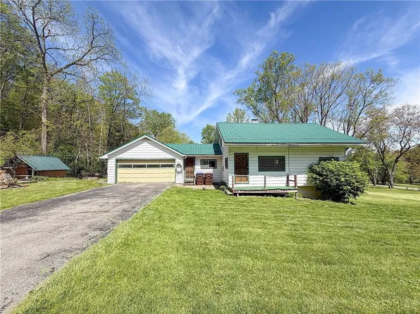 21199 Shore Dr, West Mead Twp, PA 16335