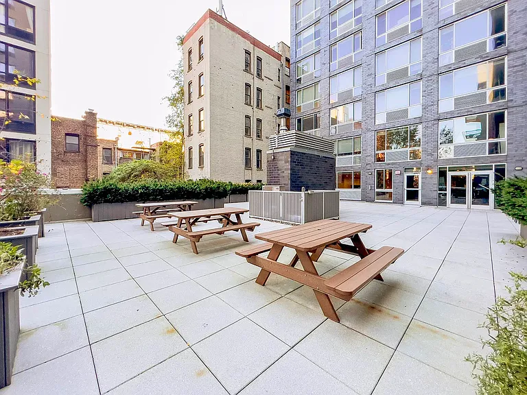 310 E 2nd St #3D — Photo 21