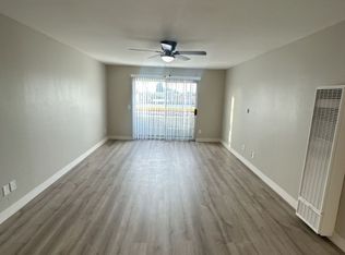 9905 S Broadway, Los Angeles, CA 90003