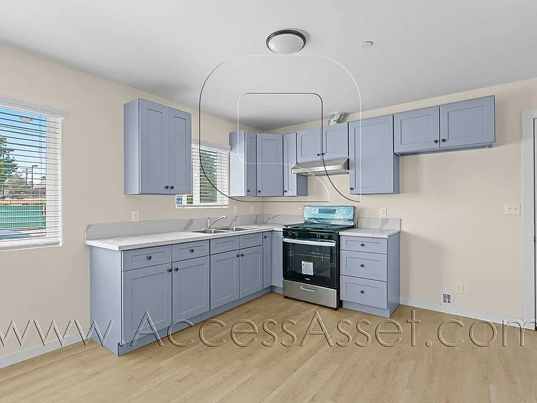(*) S Lindsay 108 — Photo 24