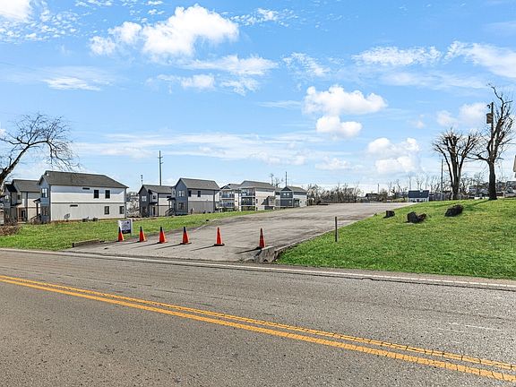 2nd image of 123 E Campbell Rd