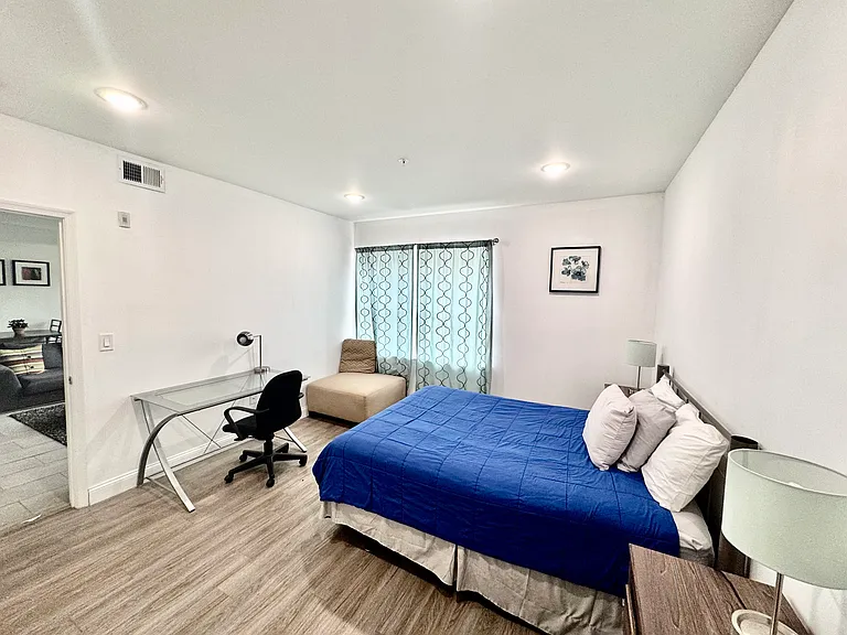 925 N Broad St #4G — Photo 6