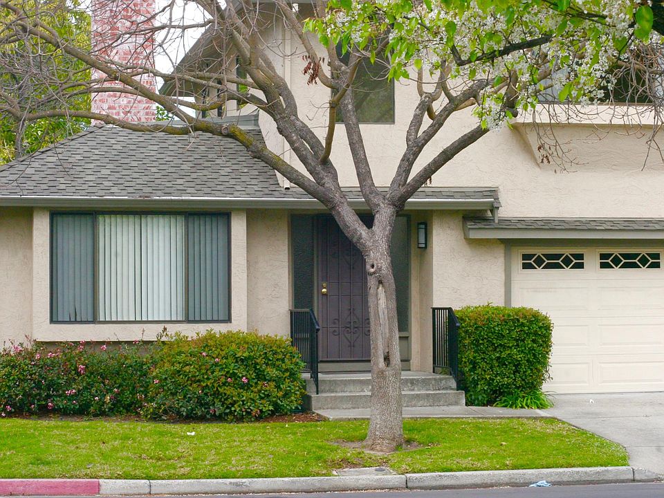 1st image of 1221 Chantal Way