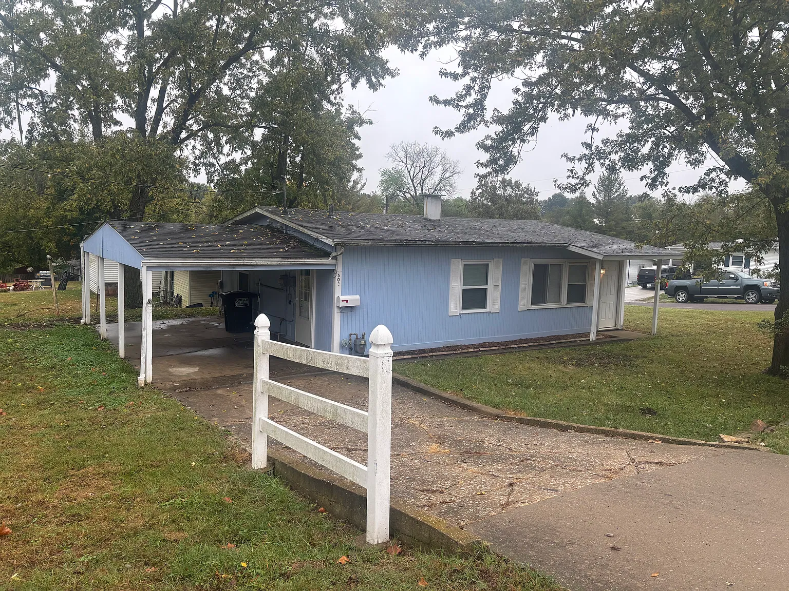 3 bed, 825 sqft, $1,000 — Photo 2
