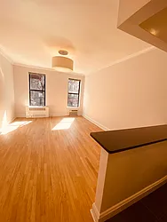Rented by Metropolis Real Estate of Manhattan