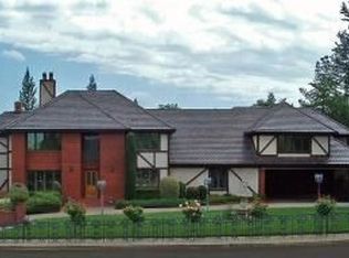 877 Peri Dr, Redding, CA 96001