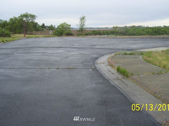 3rd image of 1300 W Marina Drive