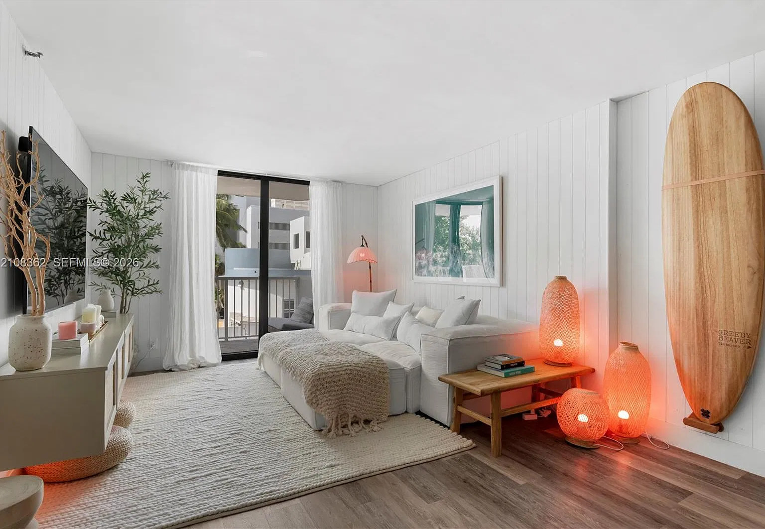 4301 Collins Ave — Photo 1