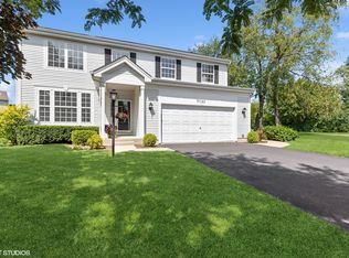 7130 Pennsbury Ln, Gurnee, IL 60031