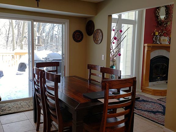Eat-in Kitchen area.