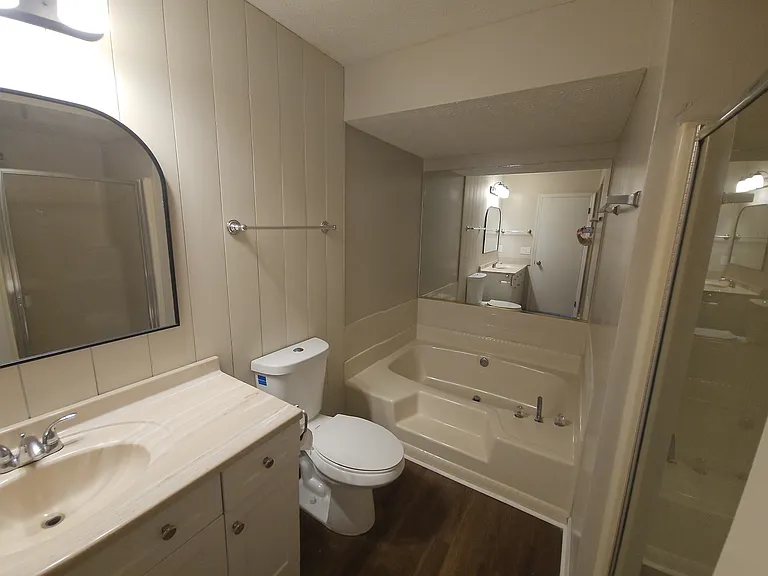 5727 Lexington Dr — Photo 24