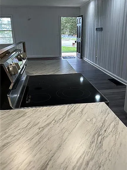 2201 Barnes Mill Rd NE — Photo 2