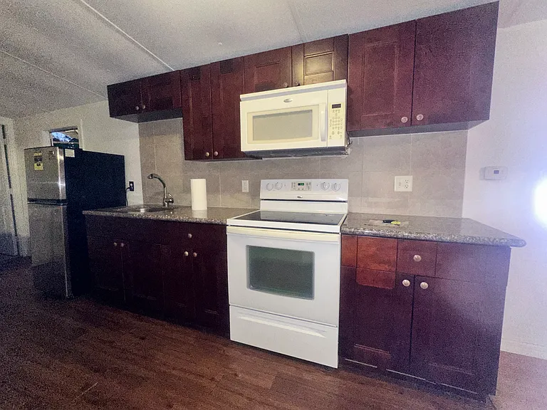 11886 Watergate Cir — Photo 4
