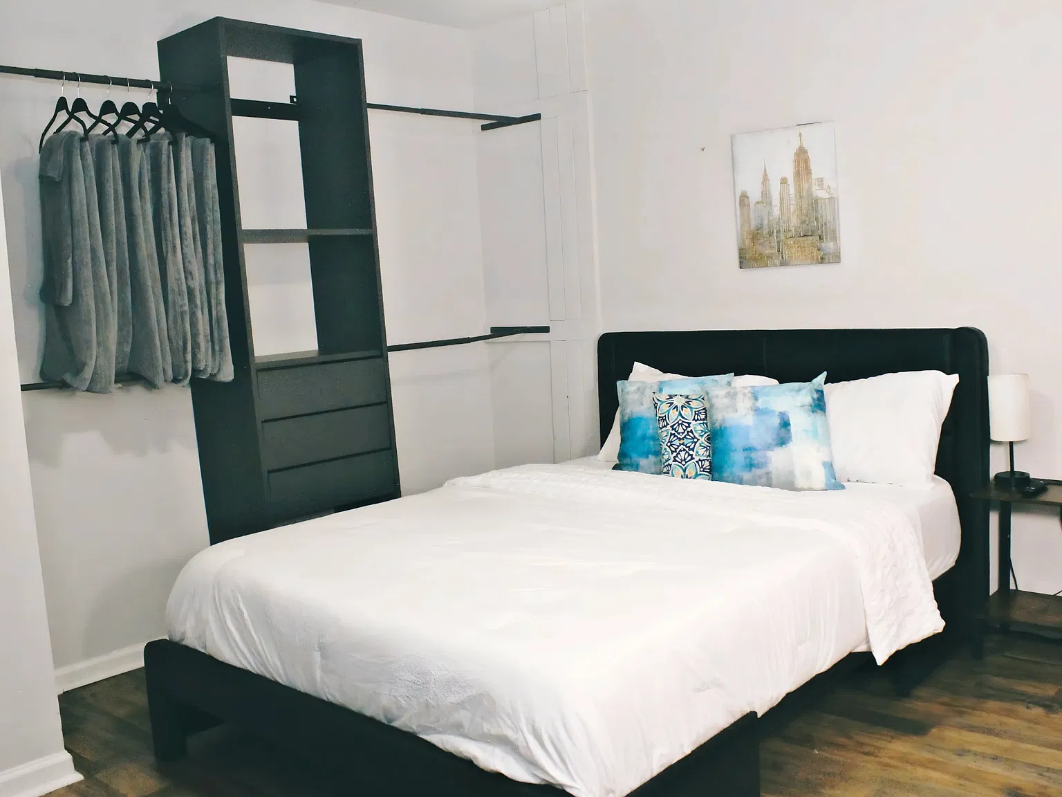 3 bed, 1250 sqft, $2,450 — Photo 3