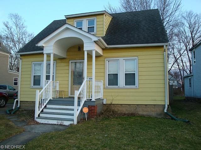 1st image of 835 W 13th St