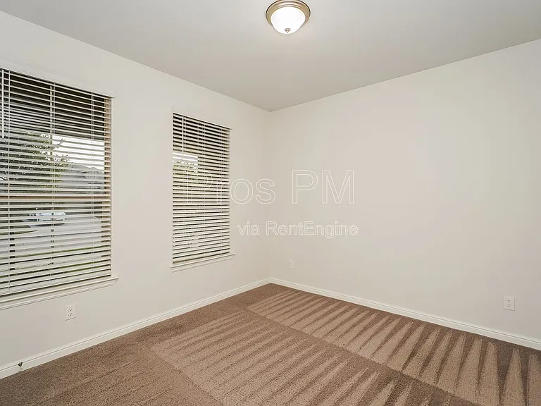 1016 Napier Way — Photo 13
