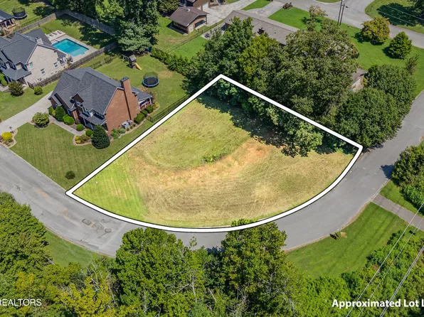 7304 Country Meadow Dr, Knoxville, TN 37918