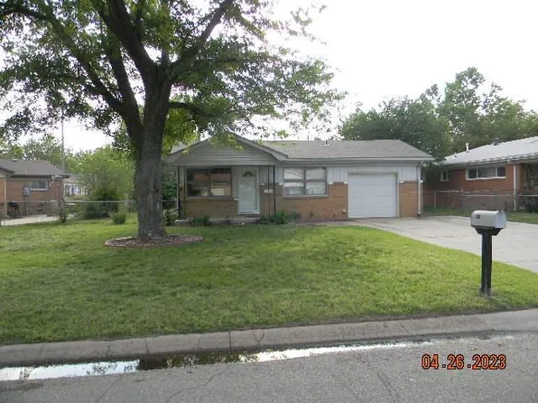 237 N Sunnyside Rd, Haysville, KS 67060