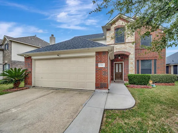 1511 Squire Dr, Baytown, TX 77521