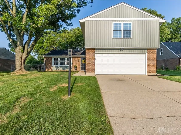 8411 Pinegate Way, Dayton, OH 45424
